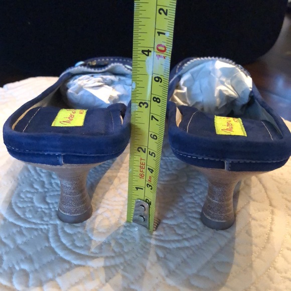 💙🇮🇹Geoffredo Fantini Blue suede crystal & bead embellished kitten heel slides - Picture 10 of 12